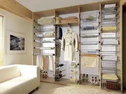 Jak zamontować półki w szafie - uniknij najczęstszych błędów i problemów