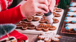 Jak ozdobić ciastka świąteczne – proste triki, które zachwycą gości