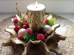 Jak zrobić stroik świąteczny z recyklingu – tanie i ekologiczne pomysły na dekoracje