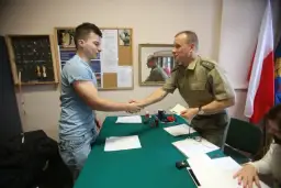 Jakie badania lekarskie do służby więziennej? Oto, co musisz wiedzieć