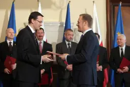 Kim był Morawiecki w rządzie Tuska? Jego nieznane wpływy i rola