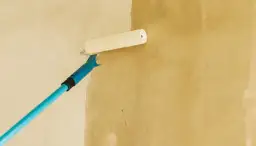 Jak nakładać grunt na ścianę, aby uniknąć najczęstszych błędów