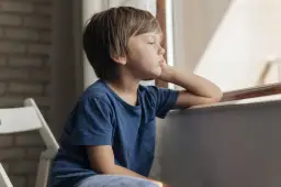 Dzieci z zaburzeniami SI: Rozpoznaj objawy i skutecznie pomóż!