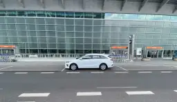 Jak odebrać kogoś z lotniska Chopina samochodem bez stresu?