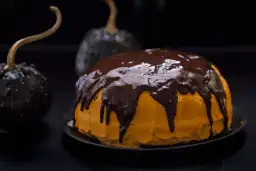 Dekorowanie tortu czekoladowego: Proste i spektakularne pomysły DIY