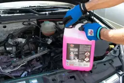 Czy płyn do chłodnicy jest trujący? Odkryj niebezpieczeństwa i objawy zatrucia