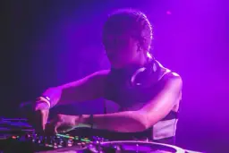 Słuchawki DJ-skie: Które wybrać? Ranking, cechy, budżet