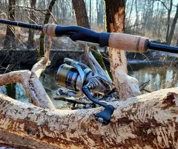 Jaką wędkę na pstrąga wybrać, aby nie stracić ryby?