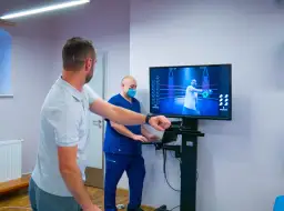 Co zabrać do oddziału rehabilitacji? Kluczowe rzeczy, które musisz mieć