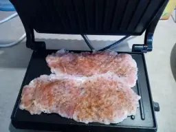 Schabowy z grilla elektrycznego – prosty przepis na soczyste danie