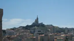 Marsylia czy jest bezpiecznie? Odkryj prawdę o zagrożeniach