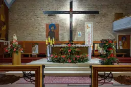 Czy katolik może nosić krzyż jerozolimski? Co mówi Kościół?