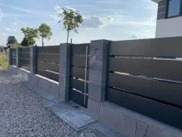 Ogrodzenie czy trzeba zgłaszać? Sprawdź, kiedy możesz budować bez pozwolenia