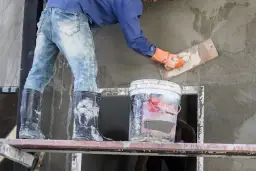 Kiedy elewacja po tynkach? Kluczowe informacje, aby uniknąć błędów