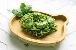 Filet z indyka w sosie szpinakowym – łatwy przepis na smaczny obiad