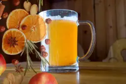 Czy grzane piwo ma alkohol? Sprawdź, co musisz wiedzieć przed spożyciem