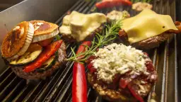 Co dodać do burgera? Pomysły na niezapomniane smaki