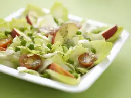 Jak zrobić sałatkę z cykorii - proste przepisy na zdrowe dania