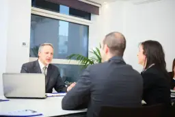 Ile kosztuje wizyta u notariusza? Sprawdź, co musisz wiedzieć