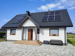 Dom szkieletowy Kamilek: Funkcjonalny i energooszczędny projekt