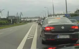 Strona kierowcy to lewa czy prawa? Odkryj, co musisz wiedzieć