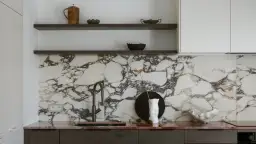 Wykończenie ściany w kuchni: 10+ inspiracji i praktycznych porad