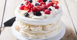 Jak zrobić deser pavlova w pucharku – szybki i efektowny przepis