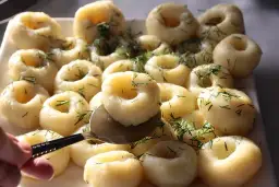 Miękkie kluski ziemniaczane? Poznaj sekret puszystości!