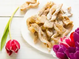 Ile kalorii mają faworki? Poznaj całą prawdę o tym słodkim przysmaku