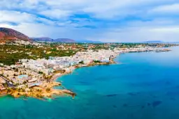 Hersonissos na Krecie: Co warto zobaczyć i jakie atrakcje oferuje region