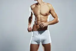 Sexy bielizna męska: Jak wybrać idealną i rozpalić zmysły?