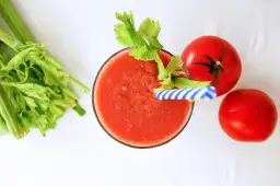 Zdrowy koktajl z pomidorów, który odmieni twoją dietę na lepsze