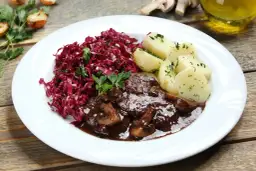 Najlepsze kawałki wołowiny na pyszne, miękkie bitki. Sekret idealnego duszenia