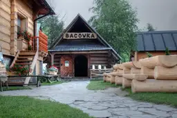 Tradycyjne bacówka sery: poznaj unikalne smaki oscypków i bundzu