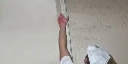 Czy Goldband nadaje się do łazienki? Odkryj jego właściwości i zastosowanie