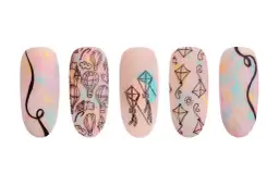 Stempel do paznokci: Jak używać? Perfekcyjne zdobienia bez błędów!