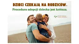 Szczęśliwa rodzina na plaży. Procedura adopcji dziecka jest krótsza, dzieci czekają na rodziców.
