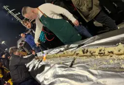 Najdłuższa zapiekanka świata: 108 m rekordu Guinnessa w Krakowie