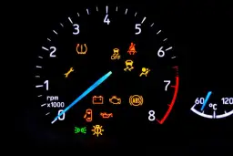 Jak wyłączyć kontrolkę ciśnienia w oponach i uniknąć problemów