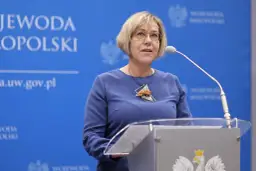 Ile zarabia kurator oświaty? Poznaj realne kwoty i dodatki.