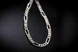 Jak wyczyścić srebrną bransoletkę? Sprawdzone metody na skuteczne czyszczenie