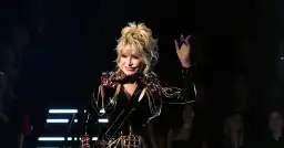 Dolly Parton twierdzi, że aby znaleźć się w Rock & Roll Hall of Fame, musisz to zasłużyć