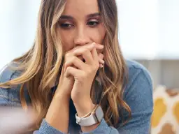 Wsparcie w depresji: Jak realnie pomóc i zadbać o siebie?