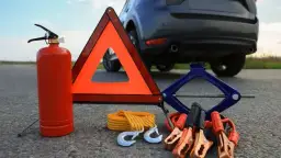 Co powinno być w samochodzie, aby uniknąć mandatu i zagrożeń?