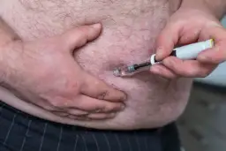 Skutki uboczne Saxenda: najczęstsze objawy i co warto wiedzieć