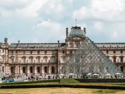 Jak dojechać do Paryża? Najtańsze i najszybsze opcje transportu