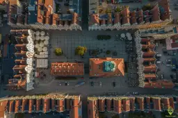 Jelenia Góra atrakcje: Odkryj bramę Karkonoszy i Dolinę Pałaców!