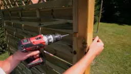 Płot lamelowy na balkonie: Montaż Krok po Kroku, Prawo i Bezpieczeństwo