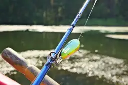 Wędka castingowa do czego służy? Odkryj jej zalety w wędkarstwie