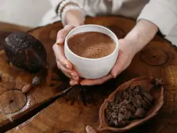 Kakao na noc: tuczy czy wspiera odchudzanie i sen? Sprawdź!